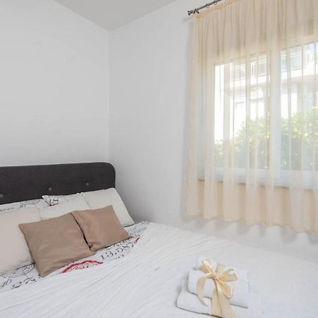 Apartments Lenka Orebic Luaran gambar