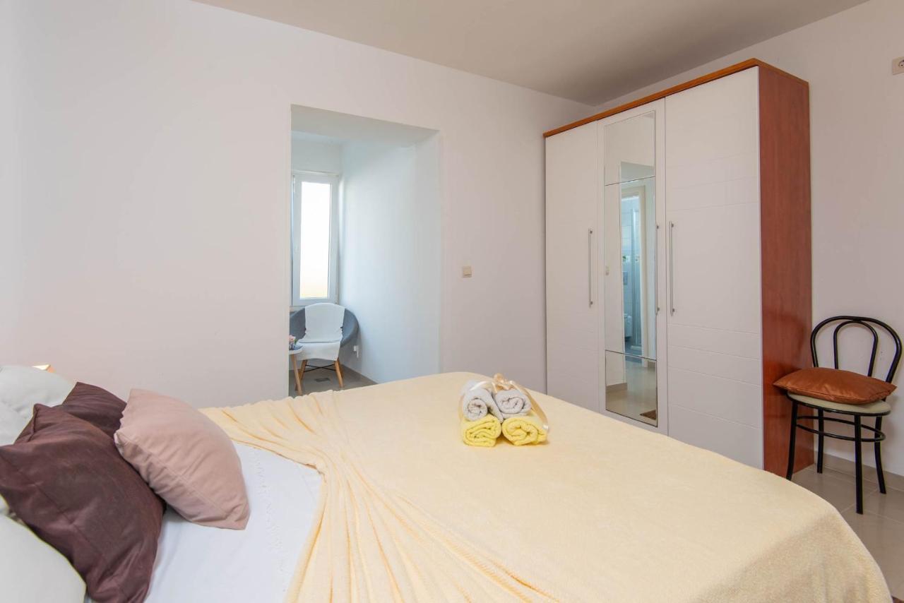 Apartments Lenka Orebic Luaran gambar