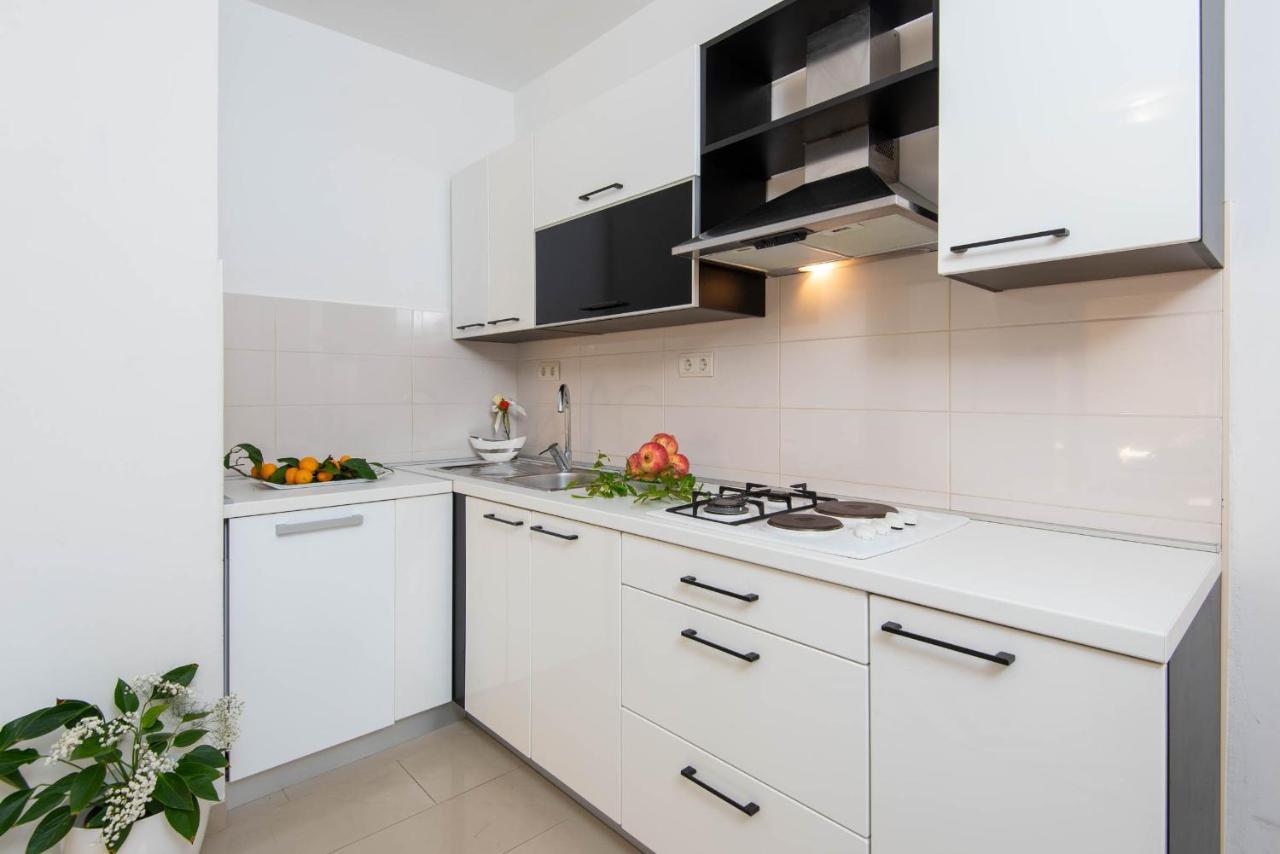 Apartments Lenka Orebic Luaran gambar