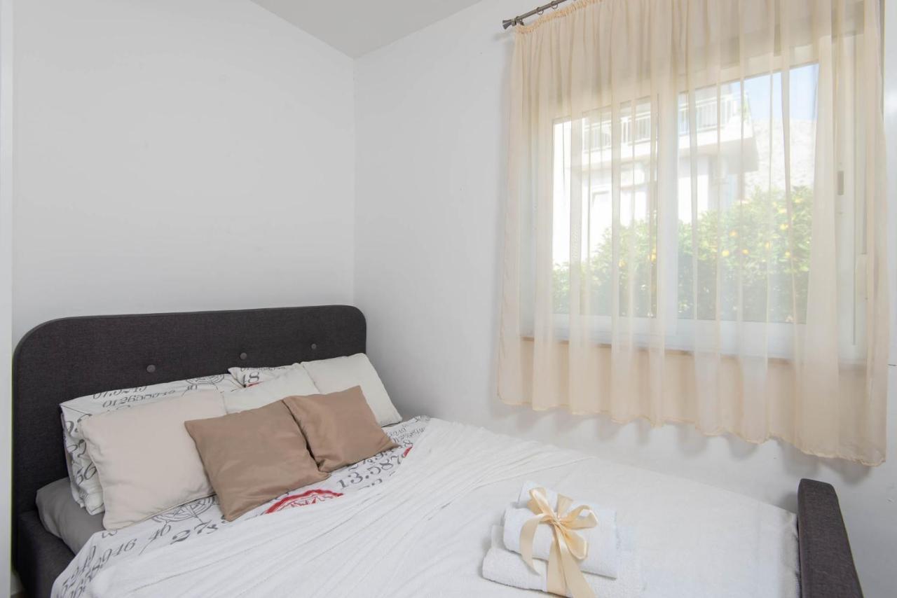 Apartments Lenka Orebic Luaran gambar