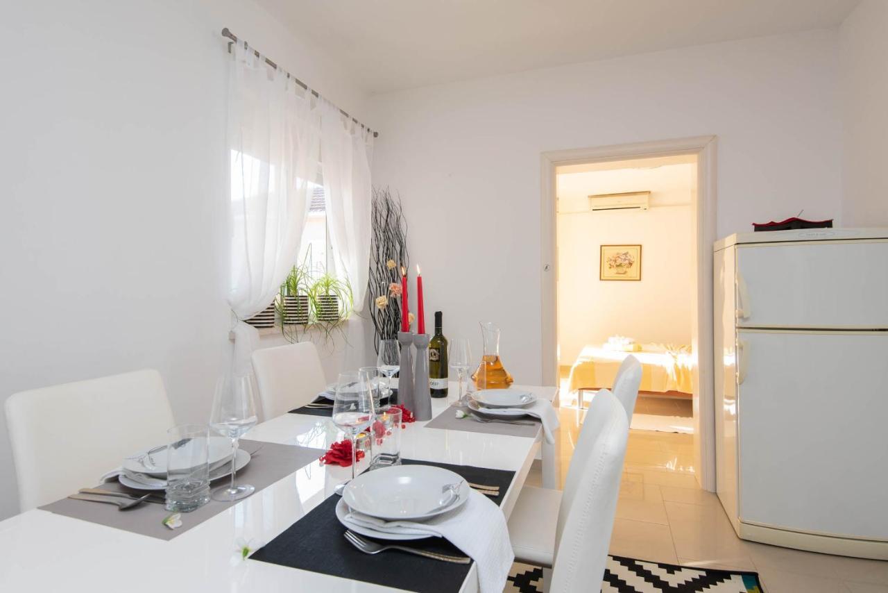 Apartments Lenka Orebic Luaran gambar